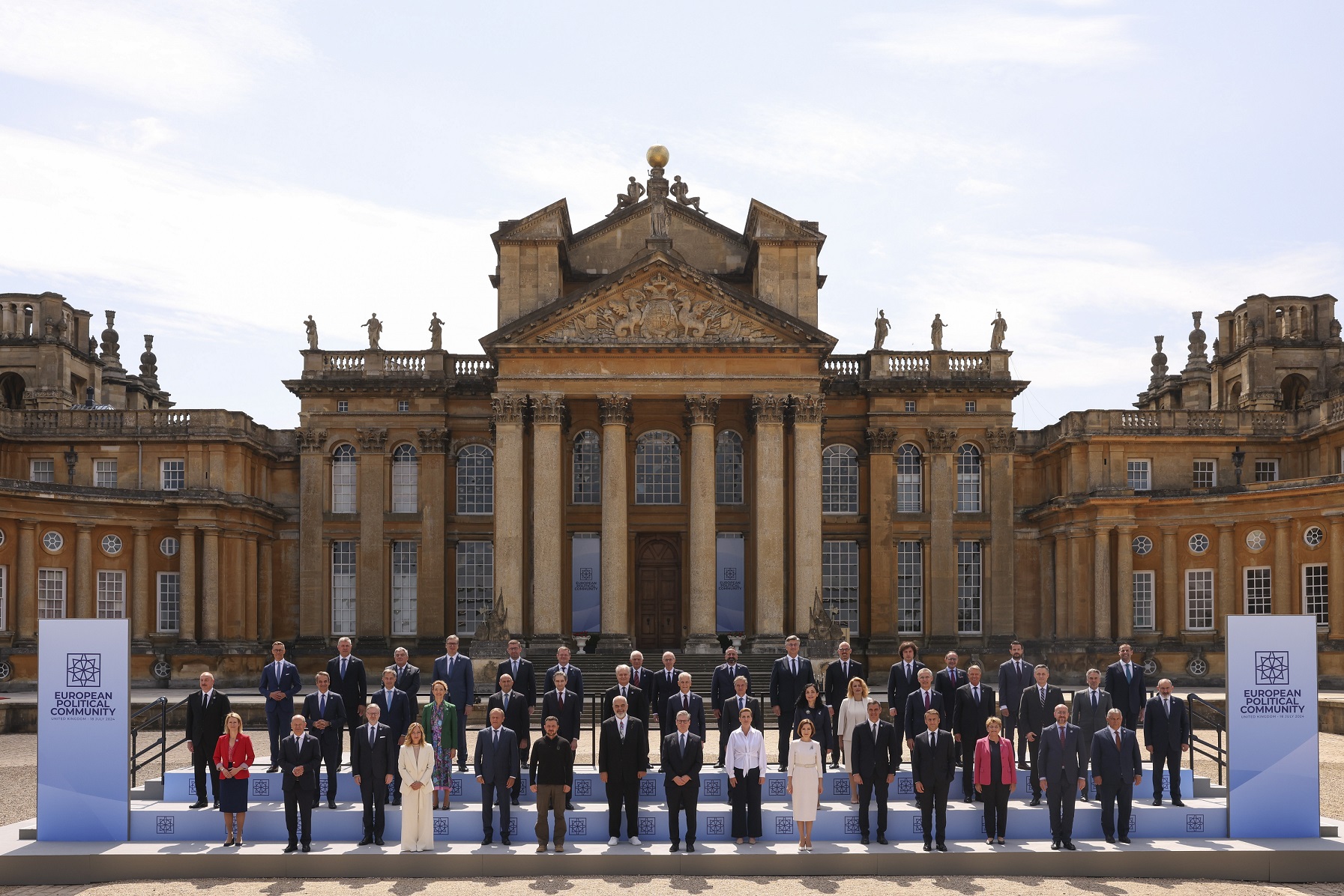 The Minister of State represents Monaco at the 4th meeting of the European Political Community at Blenheim Palace (Oxfordshire, United Kingdom) 