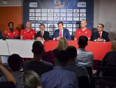 Conf presse 2019 - Media day basket - From left to right: Dee Bost, team captain, Saša Obradović, Roca Team coach, Patrice Cellario, Minister of the Interior, Oleksiy Yefimov, Executive Director of AS Monaco Basket, Kim Tillie, a new Roca Team recruit, and Paul Masseron, Vice President of AS Monaco Basket ©Manuel Vitali – Government Communication Department