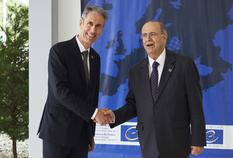 Conseil de l'Europe - M. Gilles Tonelli et M. Ioannis Kasoulides, Ministre des Affaires Etrangères de Chypre, Président du Comité des Ministres du Conseil de l'Europe ©DR