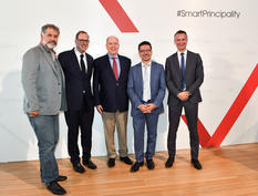 Monaco Extended - H.S.H. Prince Albert II surrounded by, on the left, Luc Jacquet, director, and Frédéric Genta, Country Chief Digital Officer, and on the right, Cédric Biscay, Director of Shibuya Productions, and Thomas Battaglione, CEO of SMEG. ©Direction / Manuel Vitali