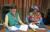 Monaco Sénégal - Ms Rosabrunetto and H.E. Ms Coll Seck sign the renewal of the agreement on support for the fight against sickle cell disease in Senegal until 2020 © DR