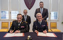 Voir la photo - Photo: signing of the agreement by Colonel Tony Varo, Chief of Monaco Fire and Emergency Service and Vice-Admiral Charles Henri Garié, Commander of the Marseille Naval Fire Battalion (BMPM). In the background, Patrice Cellario, Minister of Interior and Julien Ruas, Deputy Mayor of Marseille, who is in charge of the Naval Fire Battalion and Urban Risk Prevention and Management. © - BMPM Voir la photo - Photo: signing of the agreement by Colonel Tony Varo, Chief of Monaco Fire and Emergency Service and Vice-Admiral Charles Henri Garié, Commander of the Marseille Naval Fire Battalion (BMPM). In the background, Patrice Cellario, Minister of Interior and Julien Ruas, Deputy Mayor of Marseille, who is in charge of the Naval Fire Battalion and Urban Risk Prevention and Management. © - BMPM