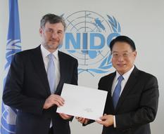 Frédéric Labarrère 2 - H.E. Mr Frédéric Labarrère, the Principality of Monaco’s Permanent Representative to the United Nations and International Organisations in Vienna and Mr Li Yong, Director General of the United Nations Industrial Development Organization (UNIDO) ©DR