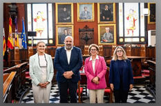 Visite officielle à Palma de Mallorca 3 ©DR.jpg - S.E. Mme Catherine FAUTRIER ROUSSEAU, Ambassadeur de Monaco en Espagne, a été reçue par le Maire de Palma, M. Jaime MARTINEZ LLABRES.